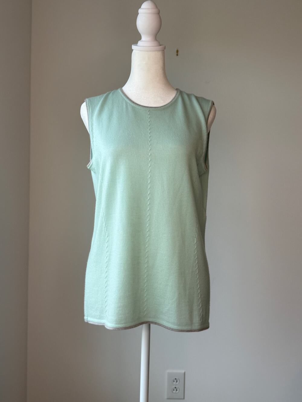 Escada Cashmere Sleeveless Sweater Shell Mint Green Contrast Trim